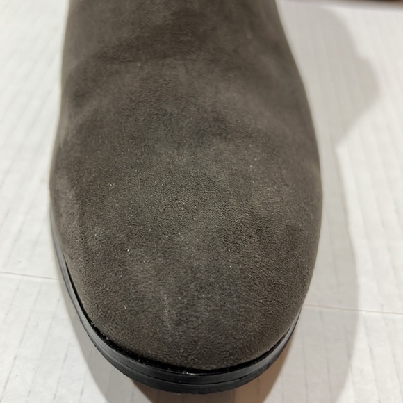 STYLE & CO Wileyy Gray Faux Suede Ankle Booties Women's size 10.5M - Picture 3 of 7